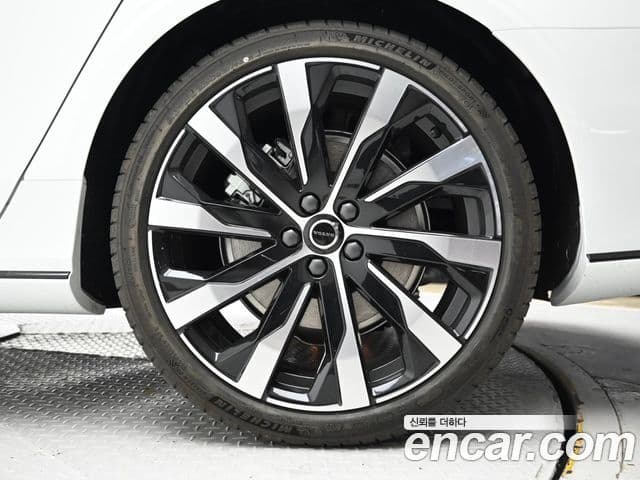 Volvo S90 B5 Ultra Dark, 2026 все фото