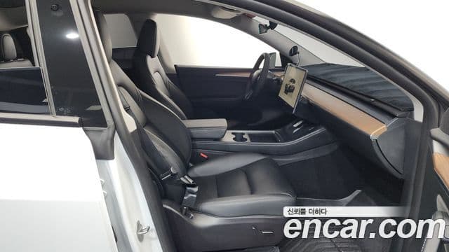 Tesla модель Y, 2025 12