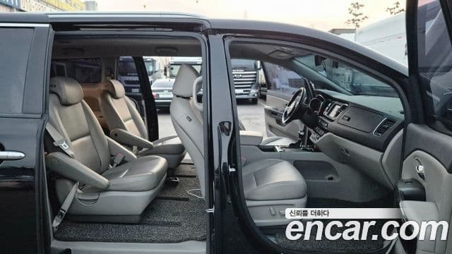 Kia All New Carnival Prestige, 2017 10