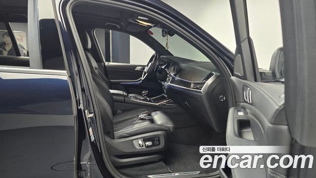 BMW X7 (G07) xDrive 40i M Sport 6인승, 2022 11