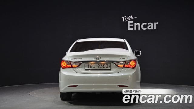 Hyundai YF Sonata LPI Premier(для людей с инвалидностью), 2012 4