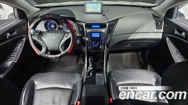 Hyundai YF Sonata LPI Premier(для людей с инвалидностью), 2012 7