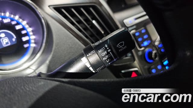 Hyundai YF Sonata LPI Premier(для людей с инвалидностью), 2012 19