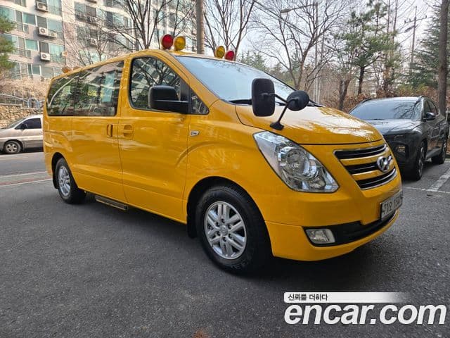 Hyundai Grand Starex детский перевозочный автомобиль, 2017 3