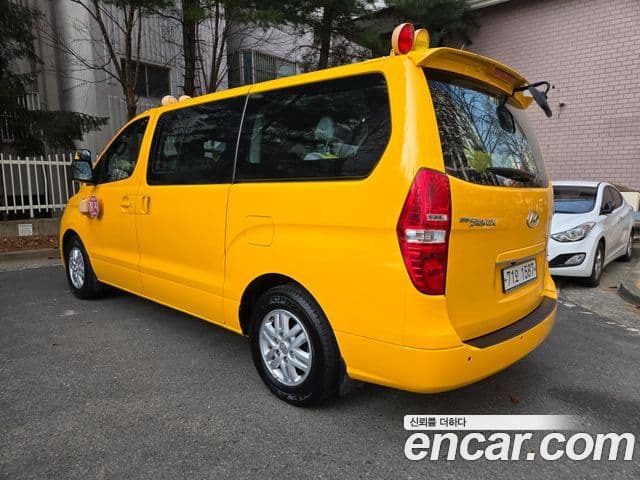 Hyundai Grand Starex детский перевозочный автомобиль, 2017 6
