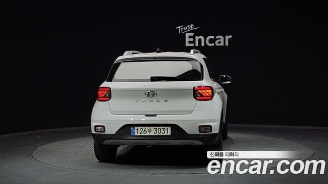Hyundai Venue Premium, 2023 4