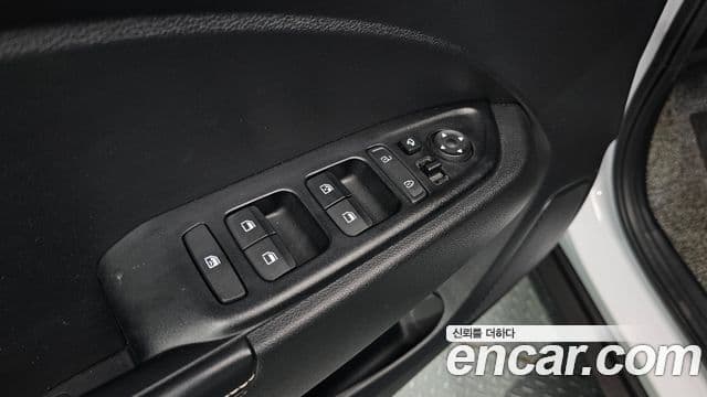 Hyundai Venue Premium, 2023 18