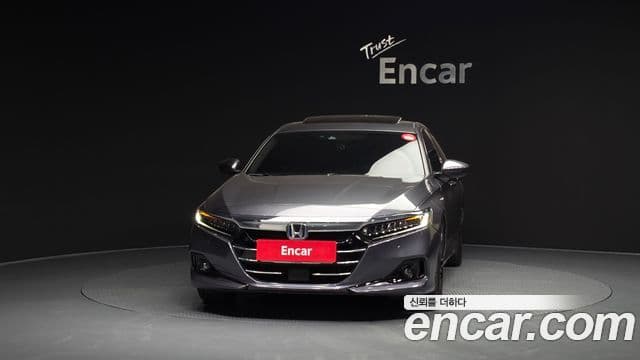 Honda Accord 10세대 2.0 гибрид Туринг (Touring), 2022 3