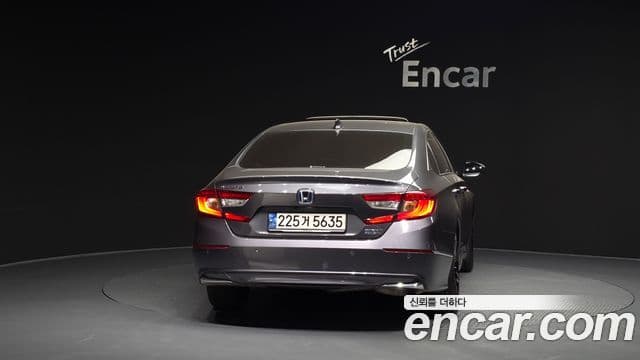 Honda Accord 10세대 2.0 гибрид Туринг (Touring), 2022 4