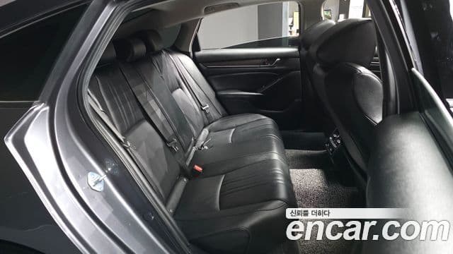 Honda Accord 10세대 2.0 гибрид Туринг (Touring), 2022 12