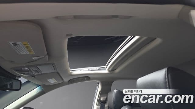 Honda Accord 10세대 2.0 гибрид Туринг (Touring), 2022 17