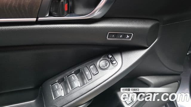 Honda Accord 10세대 2.0 гибрид Туринг (Touring), 2022 18