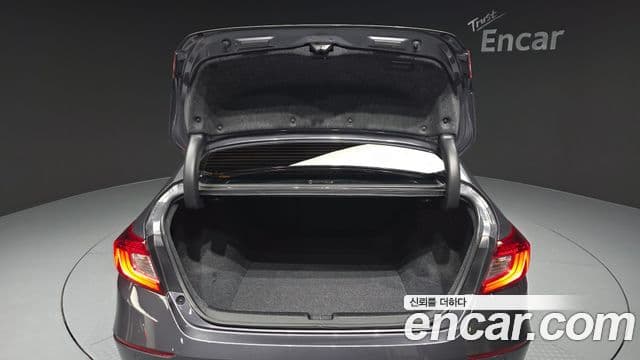 Honda Accord 10세대 2.0 гибрид Туринг (Touring), 2022 20