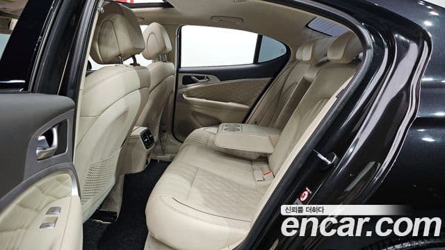 Genesis G70 Elite, 2019 12