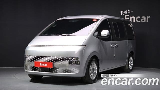 Hyundai Staria Modern, 2025 1