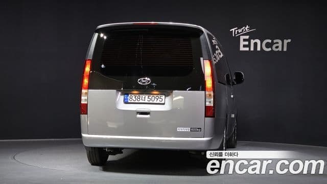 Hyundai Staria Modern, 2025 4