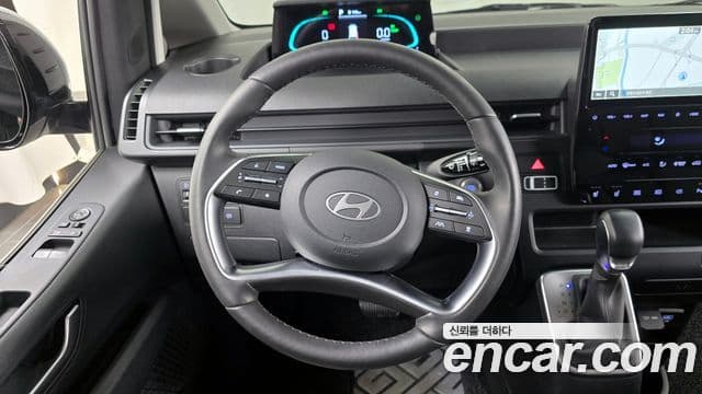 Hyundai Staria Modern, 2025 13