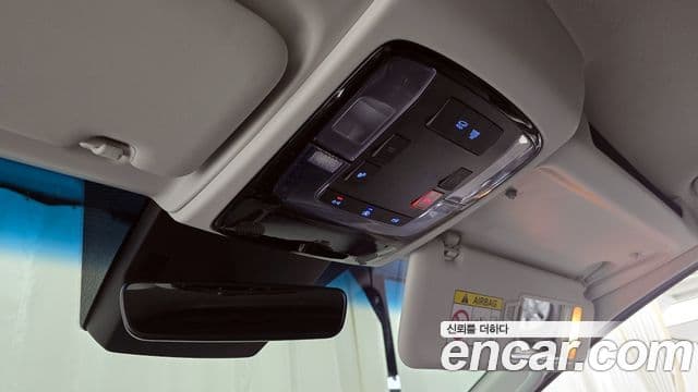 Hyundai Staria Modern, 2025 18