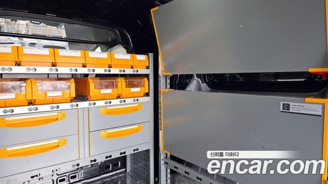 Hyundai Staria Modern, 2025 19