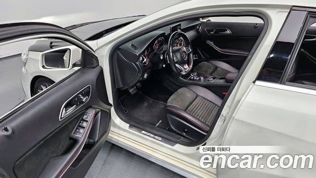 Mercedes-Benz A-класс W176 A45 AMG 4MATIC, 2016 11