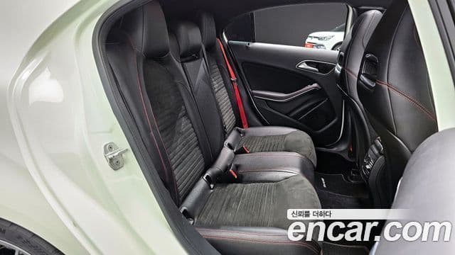 Mercedes-Benz A-класс W176 A45 AMG 4MATIC, 2016 12