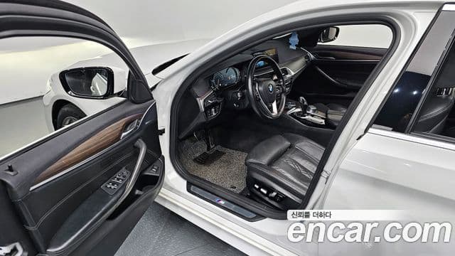 BMW 5시리즈 (G30) 520d xDrive M Sport Plus, 2018 11