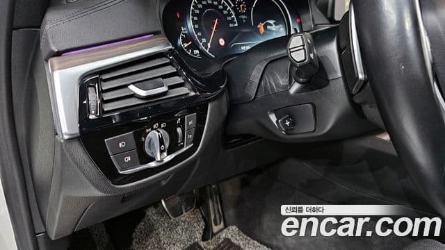 BMW 5시리즈 (G30) 520d xDrive M Sport Plus, 2018 16