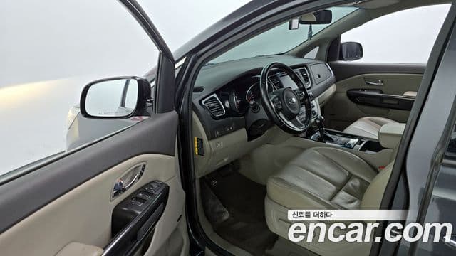 Kia All New Carnival Noblesse, 2016 10