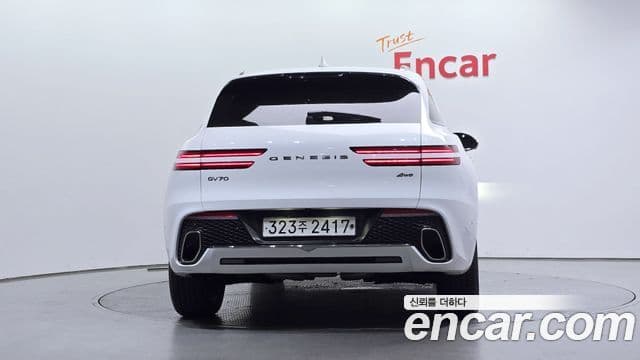 Genesis GV70, 2022 4