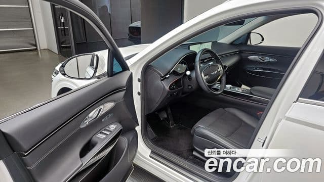 Genesis GV70, 2022 10