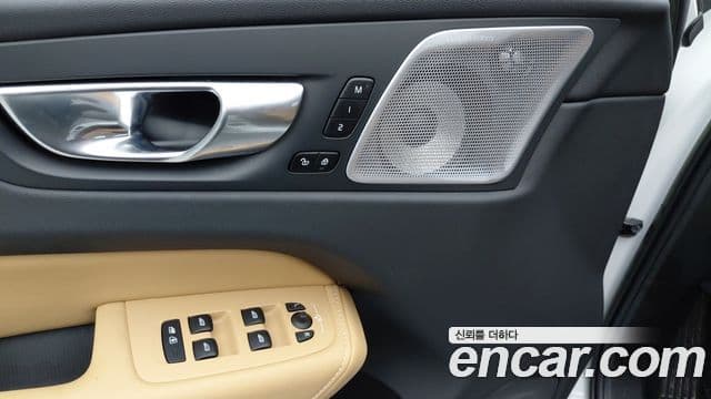 Volvo XC60 2세대 B5 Ultimate Bright, 2023 15