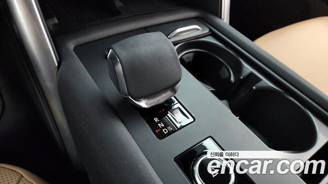 Land Rover Discovery 5 D300 Dynamic HSE, 2024 9