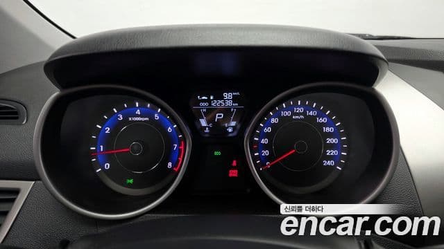 Hyundai Avante MD M16 GDI Deluxe, 2012 8