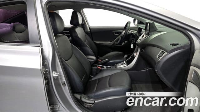 Hyundai Avante MD M16 GDI Deluxe, 2012 11