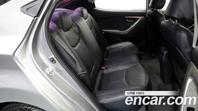 Hyundai Avante MD M16 GDI Deluxe, 2012 12