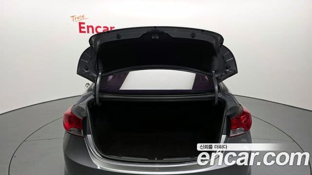 Hyundai Avante MD M16 GDI Deluxe, 2012 20