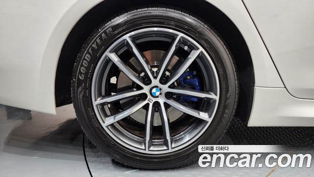 BMW 5시리즈 (G30) 520i M Sport, 2023 все фото