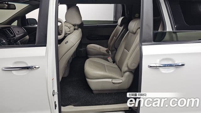 Kia All New Carnival Prestige, 2016 11