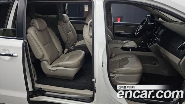 Kia All New Carnival Prestige, 2016 12
