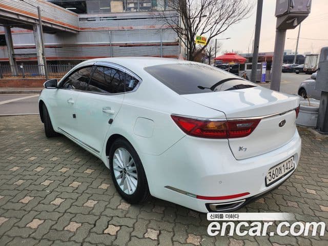 Kia All New K7 Deluxe, 2017 3