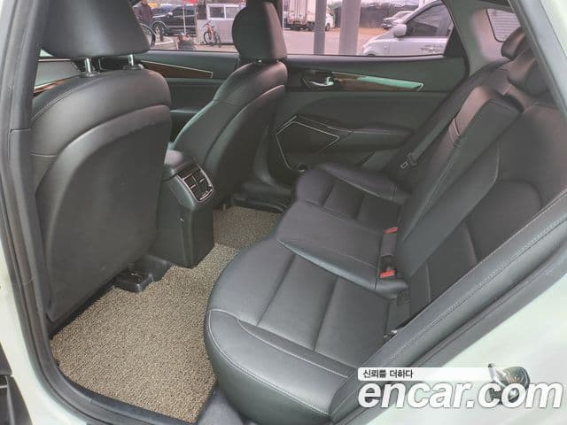 Kia All New K7 Deluxe, 2017 9