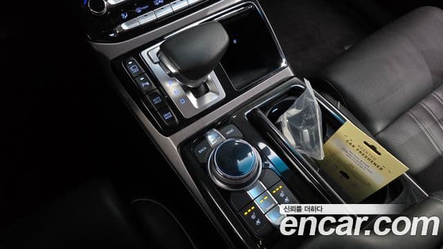 Genesis EQ900 Prestige, 2016 9