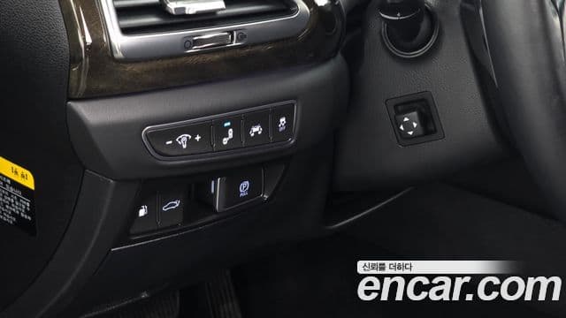 Genesis EQ900 Prestige, 2016 16