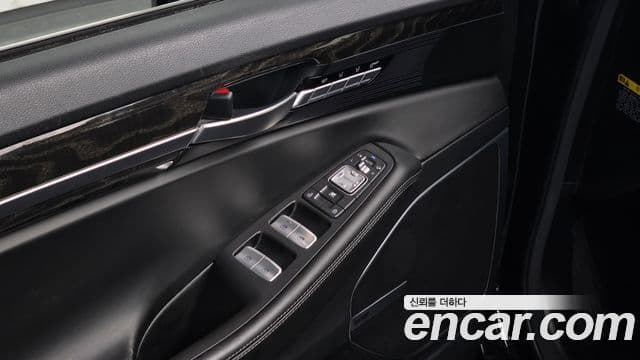 Genesis EQ900 Prestige, 2016 17