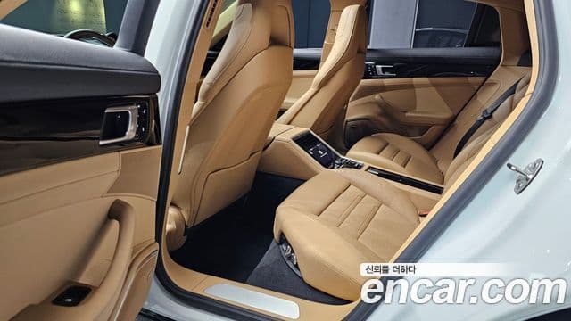 Porsche Panamera (971), 2018 13