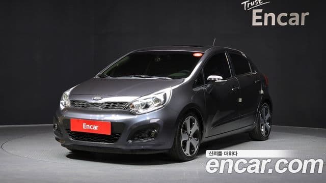 Kia All New Pride Prestige, 2012 1