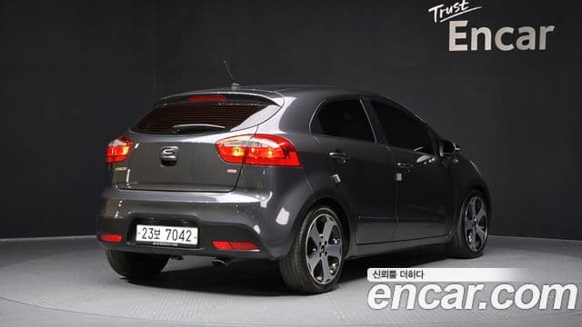 Kia All New Pride Prestige, 2012 2