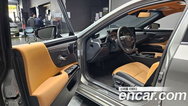 Lexus ES300h 7세대 Executive, 2026 11