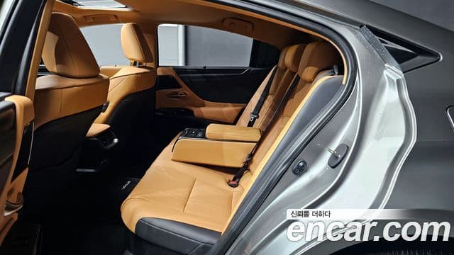 Lexus ES300h 7세대 Executive, 2026 12