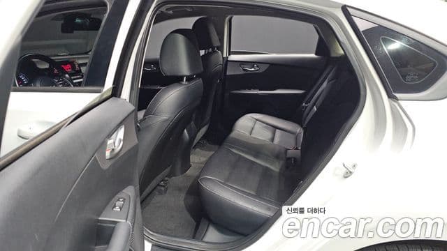 Kia The / новый New K3 2세대 Trendy, 2022 13